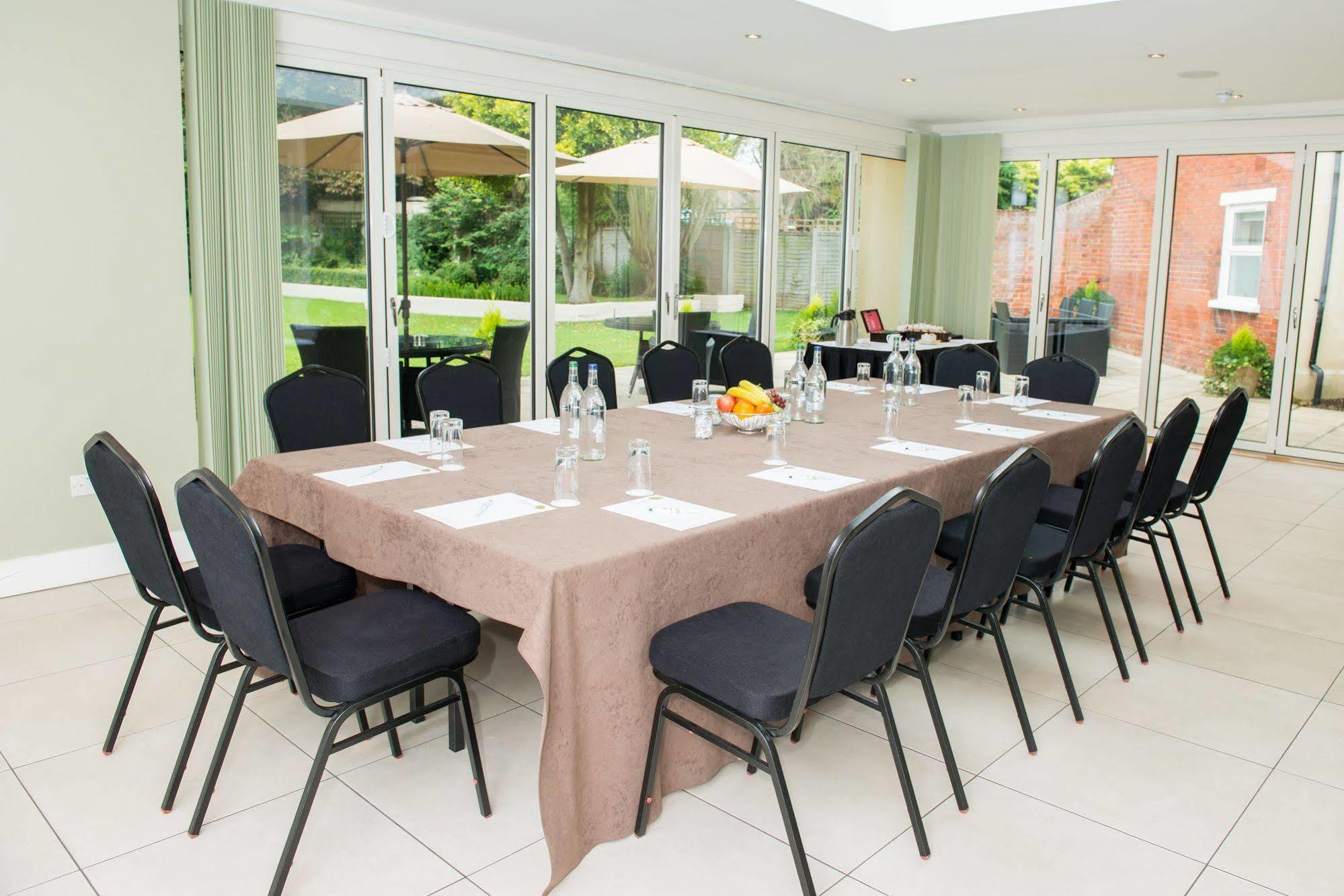 Stanwell Hotel By Mercure Extérieur photo